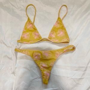 Benoa honey hibiscus set; please read description